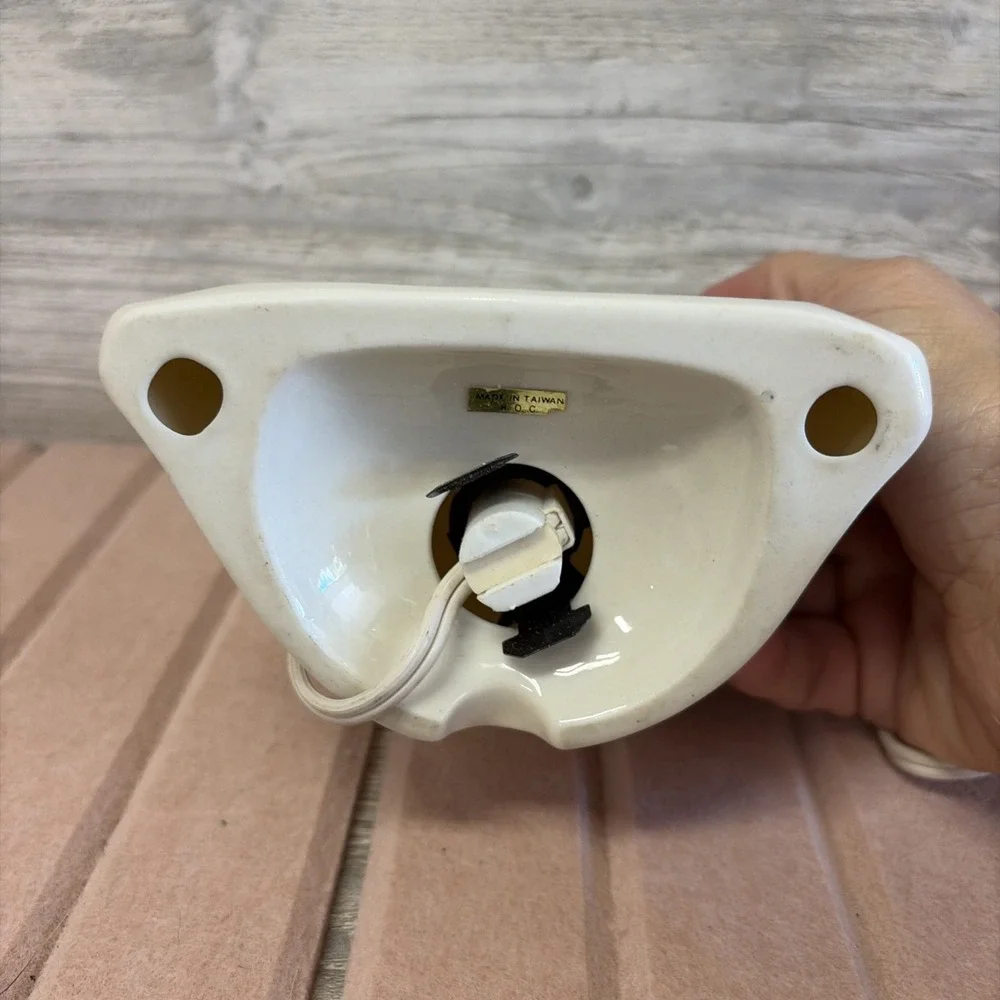Vintage Porcelain Night Light Lamp with Angels Cherubs 6.25
